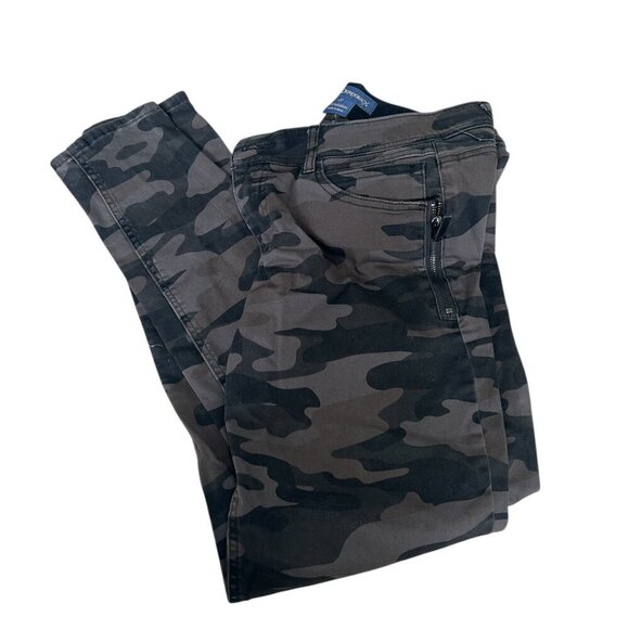 Democracy Martie Ab Solution Camo Side Zip Skinny Pant Size 8 EUC - Picture 2 of 4